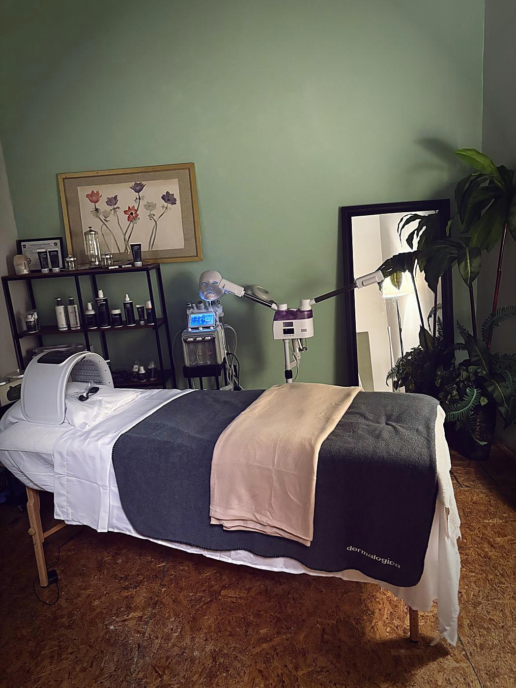 Facial and cryo treatment suite at MedSpa 813